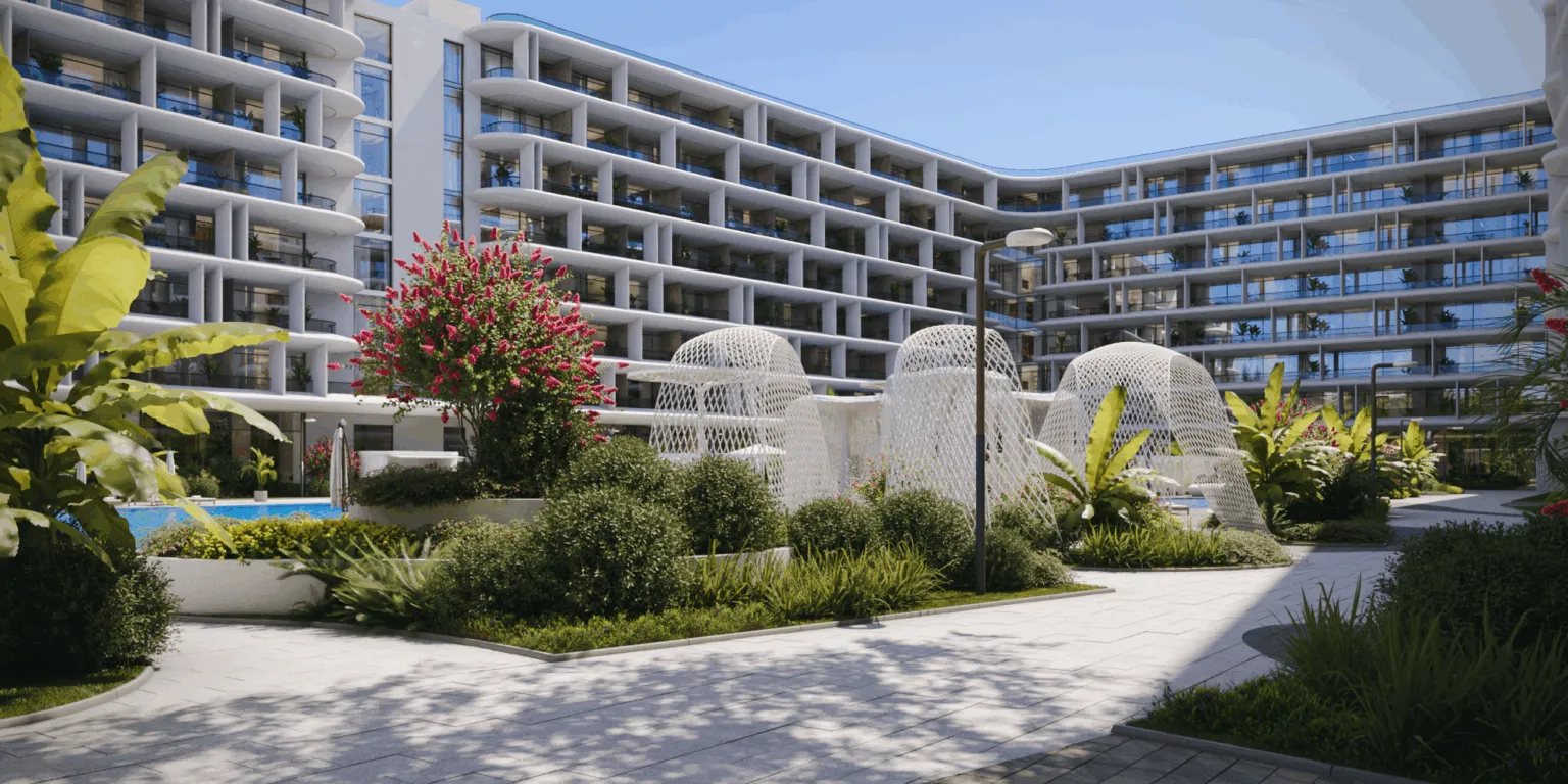 Внутренний двор и аквакомплекс